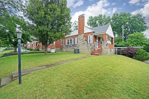 8400 Mayfair St, Cincinnati, OH 45216 photo 2