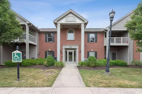 7978 Whispering Run Ct #202, West Chester, OH 45069