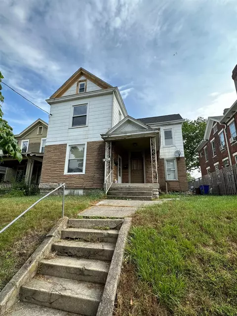 928 Dayton, Hamilton, OH 45011