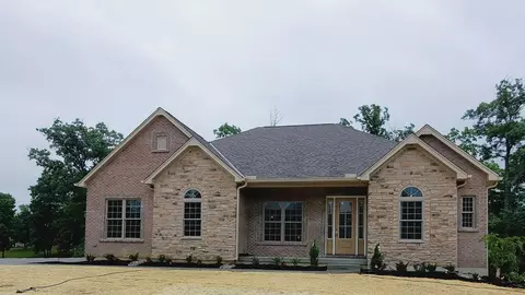 7565 Nordan Dr, West Chester, OH 45069