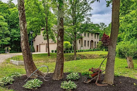 6223 Browns Run Rd, Middletown, OH 45042