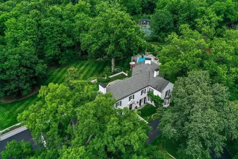 9200 Old Indian Hill Rd, Cincinnati, OH 45243