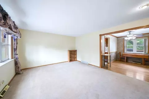 9178 Neil Dr, Cincinnati, OH 45231 photo 3
