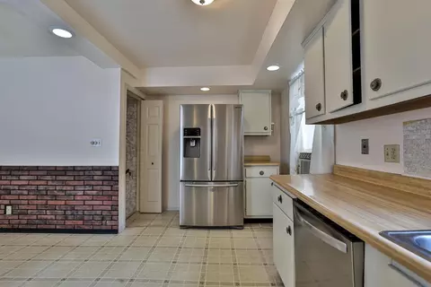 6861 Parkview Dr, Cincinnati, OH 45224 photo 9