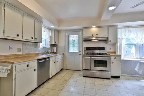 6861 Parkview Dr, Cincinnati, OH 45224 photo 8