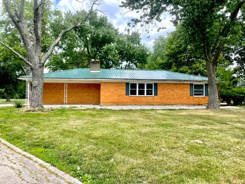 7176 St Rt 123, Blanchester, OH 45107
