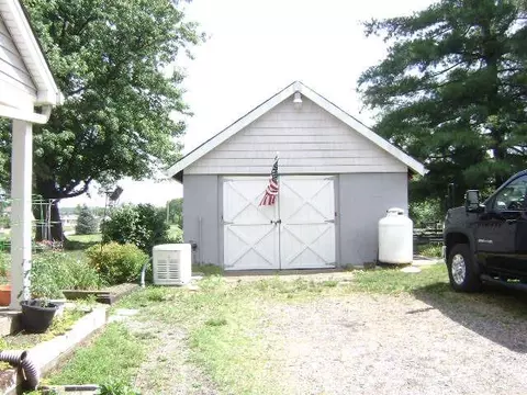 6069 Snyder Rd, Cincinnati, OH 45247 photo 5