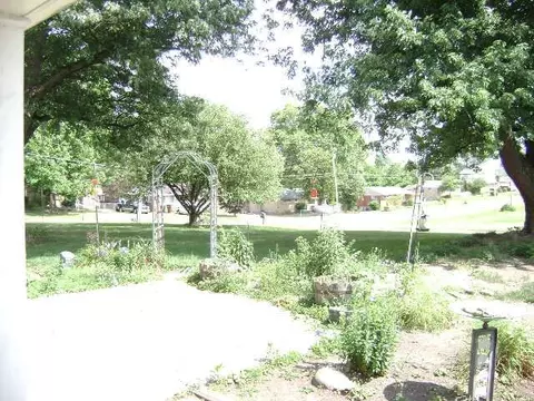 6069 Snyder Rd, Cincinnati, OH 45247 photo 3