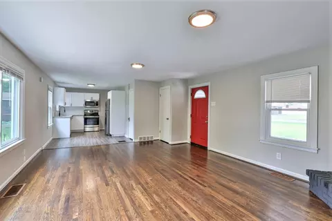 4895 Brasher Ave, Blue Ash, OH 45242 photo 8
