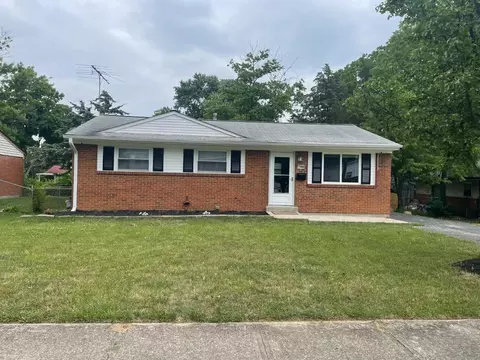 11684 Hamlet Rd, Forest Park, OH 45240