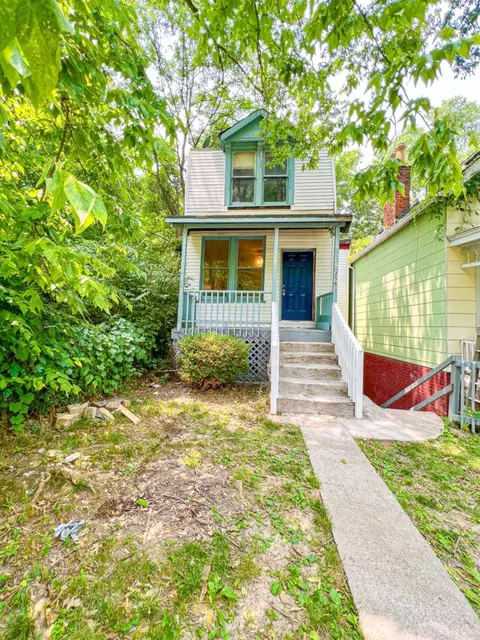2563 Trevor Pl, Cincinnati, OH 45225