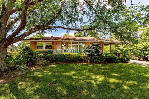 725 Cranford Dr, Forest Park, OH 45240