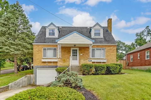 4403 St Martins Pl, Cincinnati, OH 45211