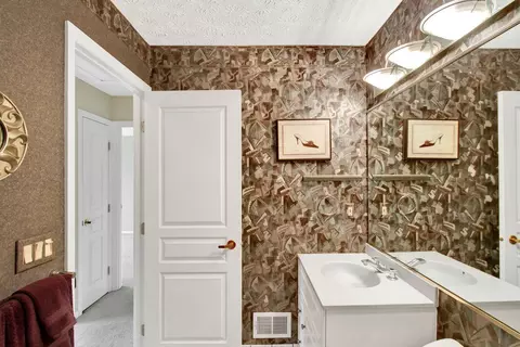 1412 Forester Dr, Cincinnati, OH 45240 photo 28