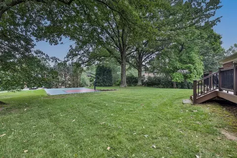9022 Winthrop Dr, Montgomery, OH 45249 photo 6
