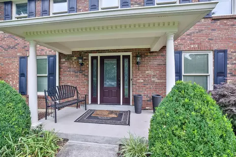 9022 Winthrop Dr, Montgomery, OH 45249 photo 2