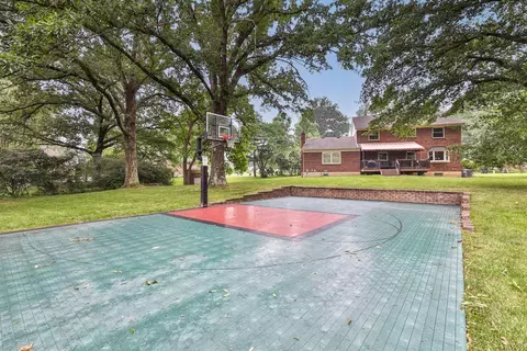 9022 Winthrop Dr, Montgomery, OH 45249 photo 3
