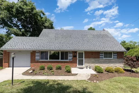 3662 Crestnoll Dr, Cincinnati, OH 45211