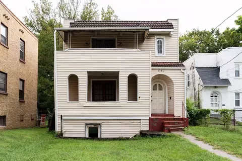 2446 Duck Crk, Cincinnati, OH 45212