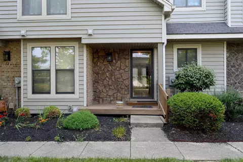 13 Overlook Ct, Fairfield, OH 45014