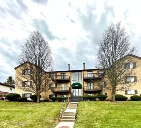 2055 Woodtrail Dr #106, Fairfield, OH 45014