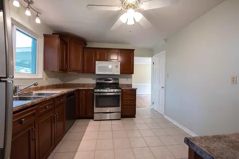 1659 Pinebluff Ln, Cincinnati, OH 45255 photo 3