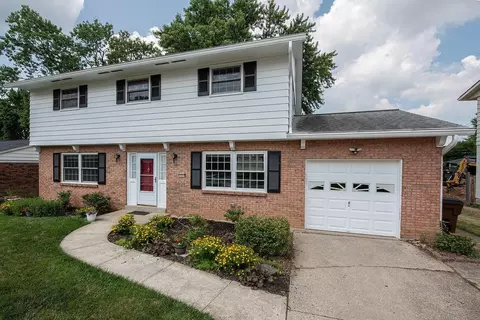 1659 Pinebluff Ln, Cincinnati, OH 45255
