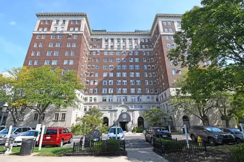 3900 Rose Hill Ave #801A, Cincinnati, OH 45229