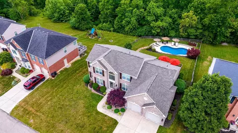 244 Newpine Dr, Cleves, OH 45002