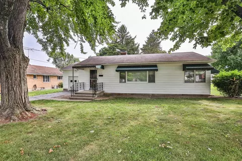 210 Mill St, Blanchester, OH 45107