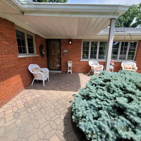 1012 Spruceglen Dr, Cincinnati, OH 45224 photo 3