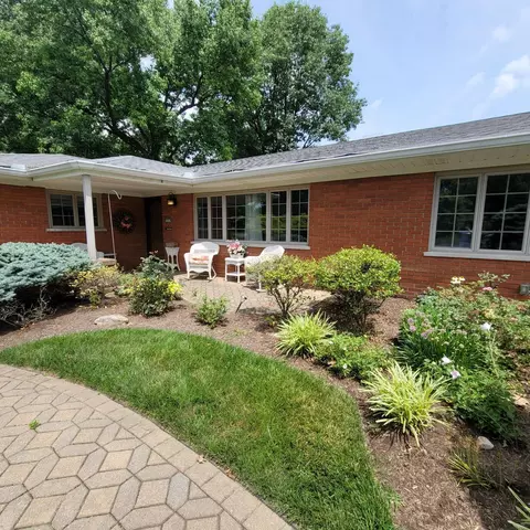 1012 Spruceglen Dr, Cincinnati, OH 45224 photo 2