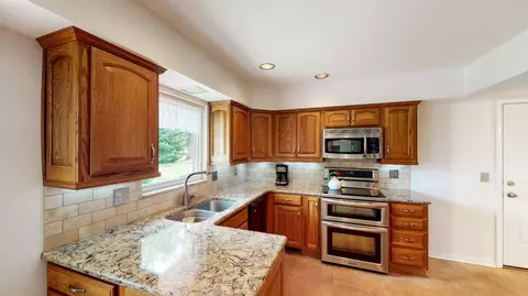 1012 Spruceglen Dr, Cincinnati, OH 45224 photo 10