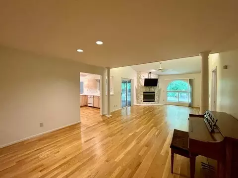 8195 Riversedge Cir, Maineville, OH 45039 photo 2