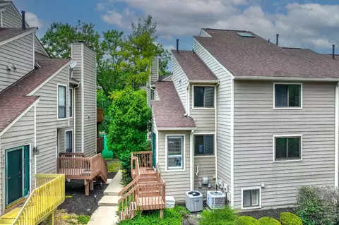 9422 Hunters Crk, Blue Ash, OH 45242