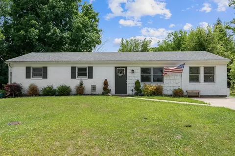 923 Tollgate Dr, Oxford, OH 45056