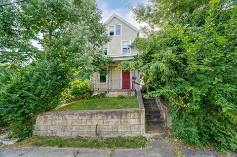 1224 Dewey Ave, Cincinnati, OH 45205 photo 2