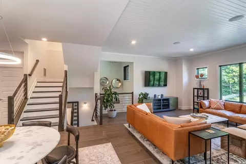 407 Collins Ave, Cincinnati, OH 45202 photo 8