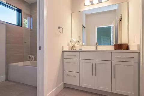 407 Collins Ave, Cincinnati, OH 45202 photo 32