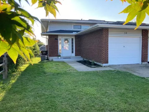 33 Highridge Ct, Franklin, OH 45005