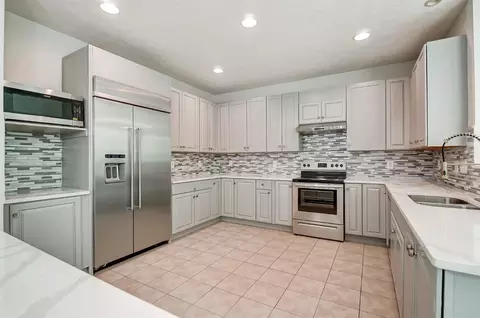 986 Oak Forest Dr, Morrow, OH 45152 photo 3