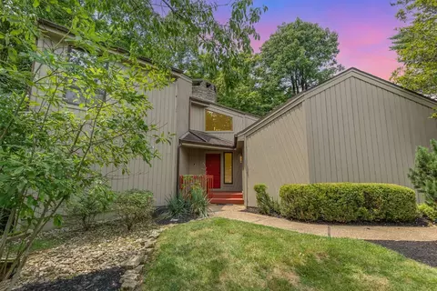 10706 Escondido Dr, Montgomery, OH 45249