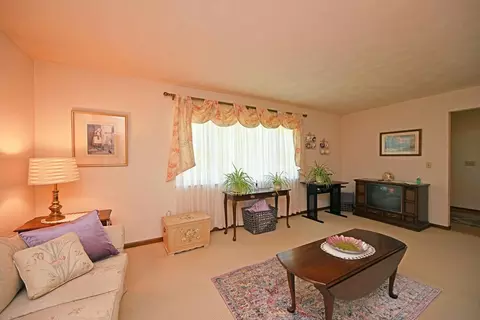 4868 Beechwood Rd, Cincinnati, OH 45244 photo 6