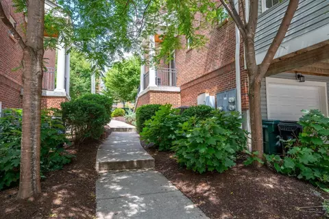207 Rochelle, Cincinnati, OH 45219 photo 3