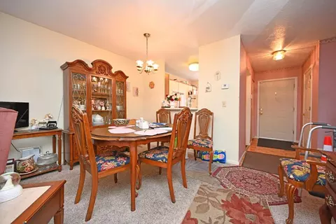 617 Prospect Pl, Cincinnati, OH 45229 photo 3