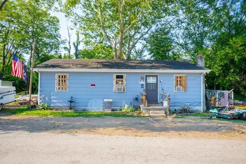 61 Fifth Ave, Peebles, OH 45660