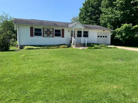 213 Dorothy Ln, New Vienna, OH 45159