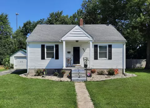 825 Cherry St, Blanchester, OH 45107