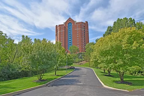 3435 Golden Ave #601, Cincinnati, OH 45226