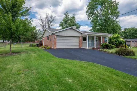574 Berdale Ln, Cincinnati, OH 45244 photo 2